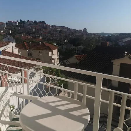 בית הארחה Kuzma Tudor חוואר